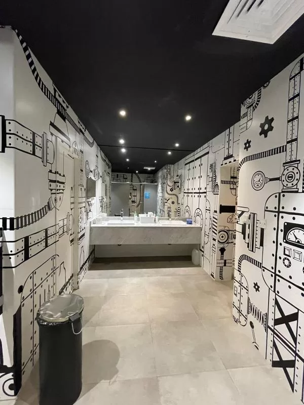 Black and White Bathroom Interior Design – Expert Tile Installation Services